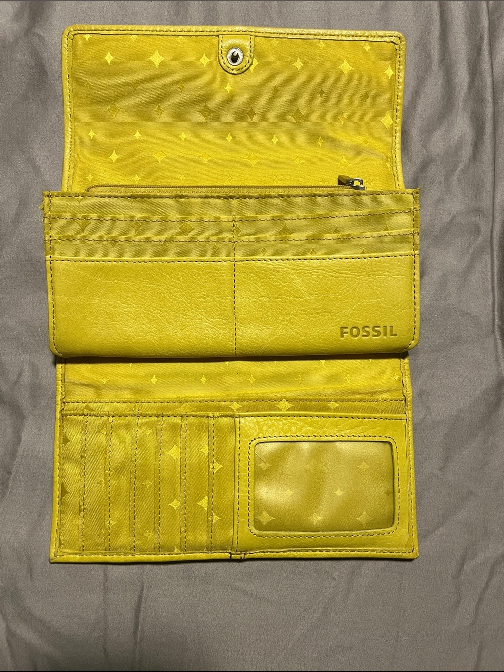 Fossil Yellow Leather Trifold Wallet with Patterned Interior